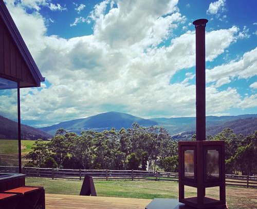 Huon Valley Villa | Appledore - Cabin in the Valley