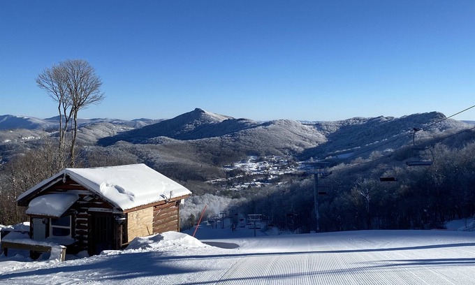Sugar Mountain Condo | APPresSki - 5 bed Ski in Ski out - 50 Steps to Ski Sugar Mountain Slopes