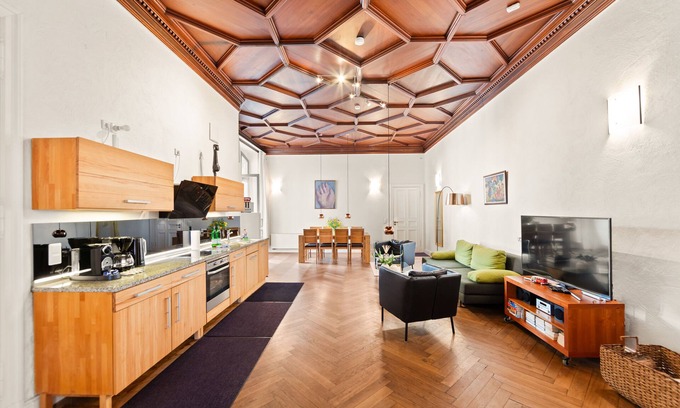 Kreuzberg Apartment | apt.C city center monument near Checkpoint Charlie