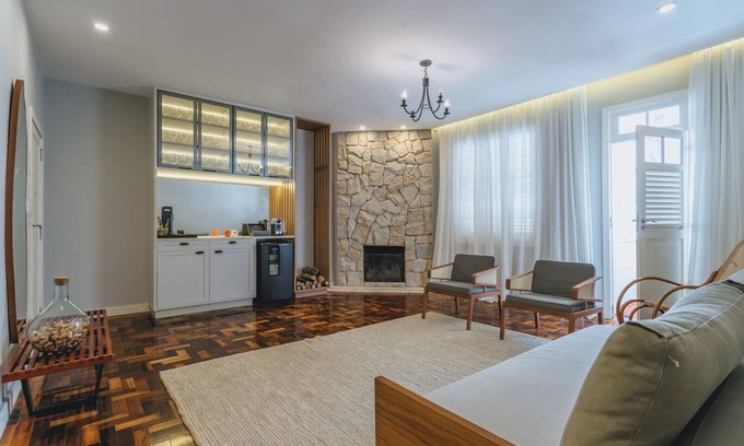 Alto Apartment | Apto bem equipado c WiFi,lareira e boa localização