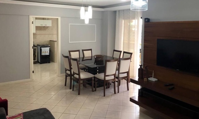 Castelo Branco Apartment | Apto com Ótima Localização em Itapema