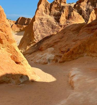 Beberibe Apartment | Apto com Ar com vista para praia de Morro Branco - Fortaleza