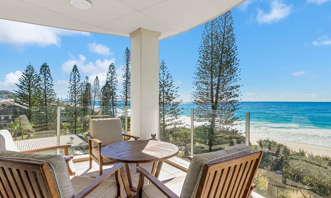 Tugun Apartment | Aqua Solai 9 - Absolute Beachfront - Min. 3 night stays - Linen Provided
