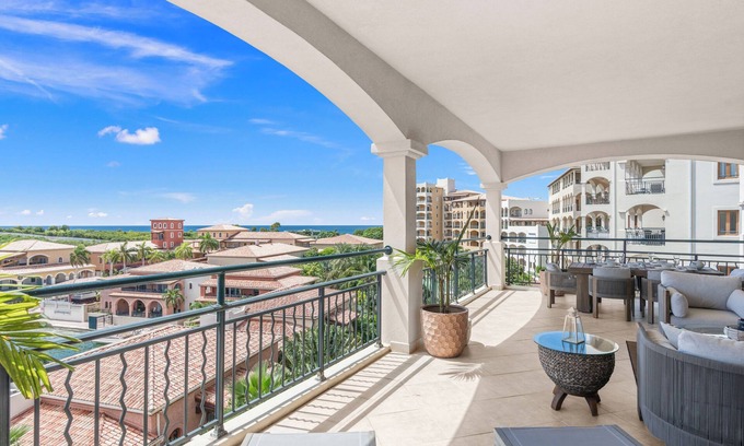 Maho Condo | Aqua Vue - Luxurious 4 bedroom condo at Porto Cupecoy | Island Properties