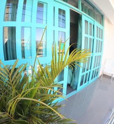 Pisco House | AQUAMARINE PARACAS Beach Hostal
