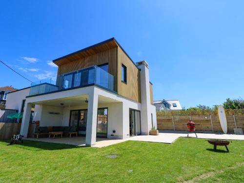 Cowes House | Aquanaut