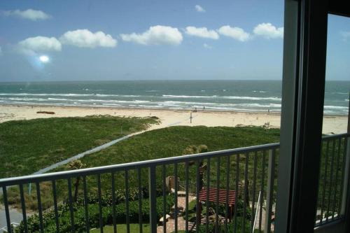 South Padre Island Apartment | Aquarius#403 beachfront with ocean view