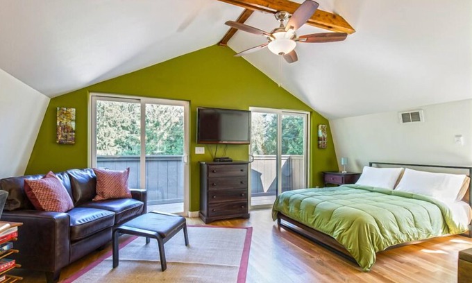 Sequim House | Arcadian Grove - Well Appointed Studio For 2 In Private Wooded Setting