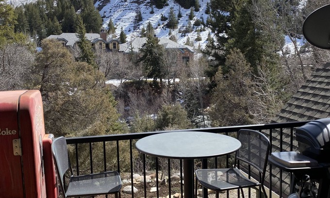 Edwards Condo | Architect's Condo on Eagle River Near Beaver Creek & Vail