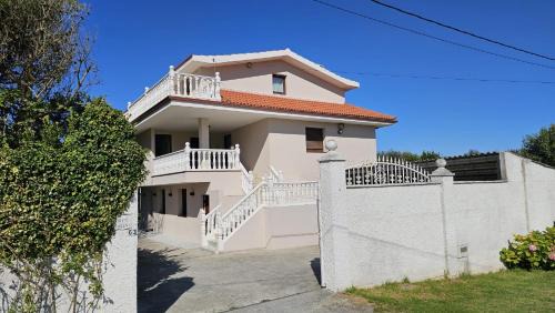 Malpica de Bergantinos Apartment | Area Pequena ATICO