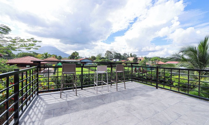 La Fortuna Ski Chalet | Arenal Volcano View Villa La Fortuna