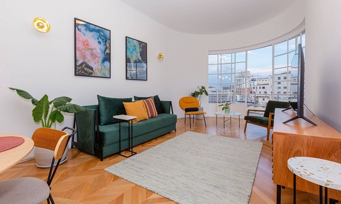 Central Zone House | Art déco in historic building