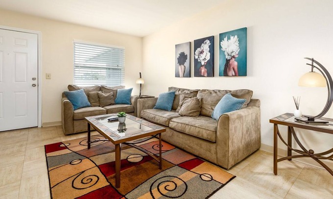 Coral Heights Apartment | ★★★★★Art Deco Apartment Near the Beach, and Top Chef Restaurants★★★★★