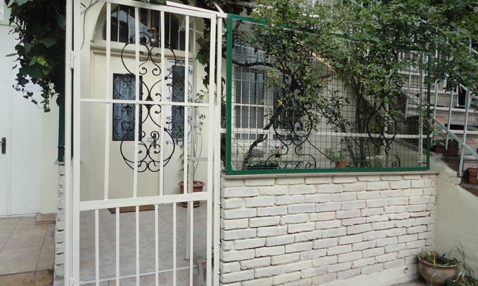 mtatsminda Apartment | Art House Petunia-The place where you feel real taste of old Tbilisi style!
