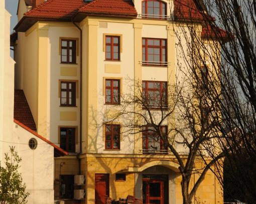 Brzeg Hotel | Arte