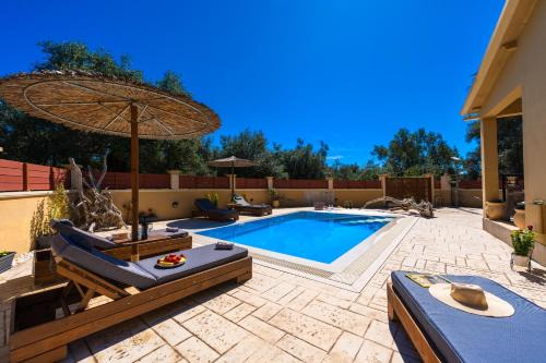 Agios Matthaios House | Artemis Prasoudi Beach
