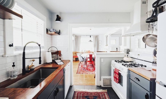 Sheridan Apartment | Artful Abode Main Level Cottage in Sheridan, WY