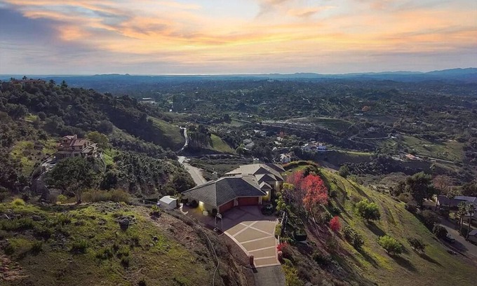 Fallbrook House | Artist-Designed Mountain-top Retreat with View, Garden, Orchard, Lawn & Steinway