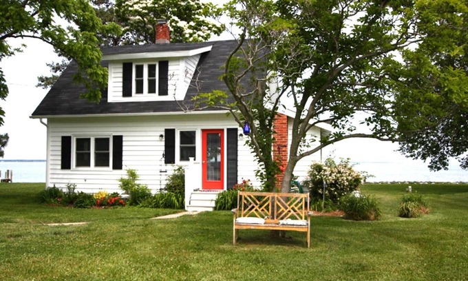 Tilghman Cottage | Artists, writers & creative minds IMAGINE YOUR GETAWAY AT SIMPLICITY COTTAGE