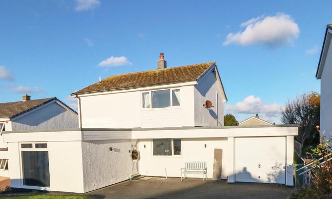 Cemaes Bay House | Artro