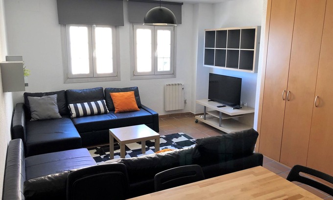 Pradollano Apartment | Arttyfal Loft with Parking and WiFi in the heart of Sierranevada