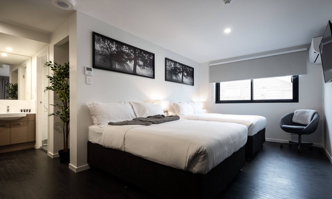 Ascot House | Ascot Budget Residences - Close to Brisbane Airport & Racecourses