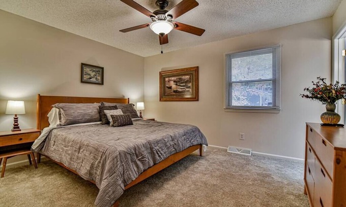 Skyland House | Asheville Haven: Serene 4BR Retreat with Hot Tub