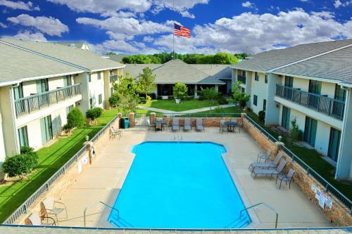 Lubbock Hotel | Ashmore Inn and Suites Lubbock