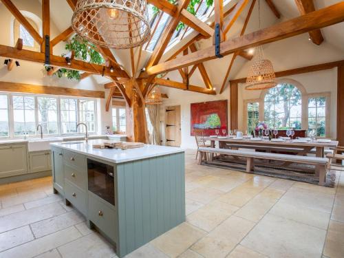 Leafield House | Ashworth House
