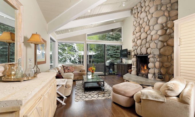 Aspen Condo | Aspen Alps Standard 2 bedroom condo - Wonderful Floor plan & walking distance