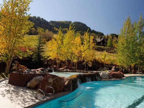 Aspen Apartment | Aspen Ritz-Carlton 3 Bedroom Residence With Full Service Resort Amenities And True Ski In, Ski Out Access