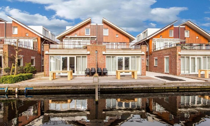 Municipality of Uitgeest House | Assum Great