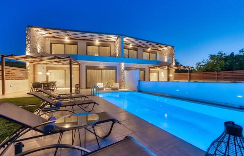 Psarou Villa | Astarte Villas - Casa Palmera Beach Villa with Pool