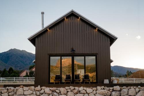 New Harmony House | Astoa Etxea - Peaceful Retreat Near Zion