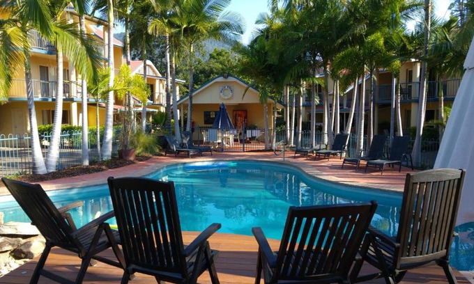 Cannonvale Apartment | at Beach Court Holiday Villas