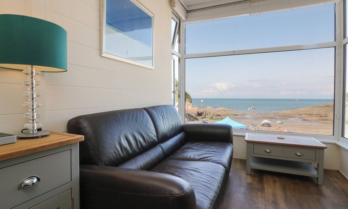 Hele Cottage | AT THE BAY APARTMENT, family friendly in Hele Bay, Ilfracombe