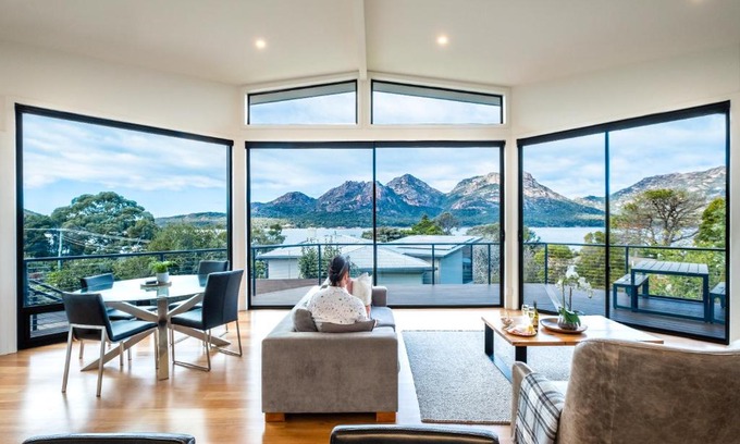 Coles Bay House | At The Bay