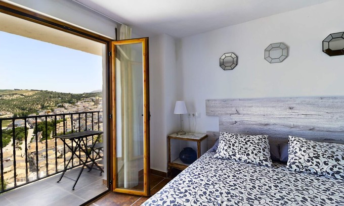 Montefrio House | At the foot of the Montefrío castle, spectacular views