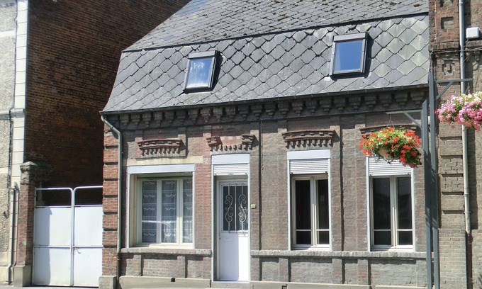 Guise Cottage | At the heart of a historic site, come and take a break in time.