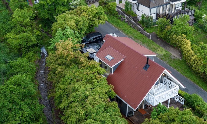 Hokuto House | At the southern foot of Mt Yatsugatake not far f / Hokuto Yamanashi