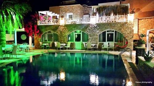 Kamari Apartment | Atalos Suites