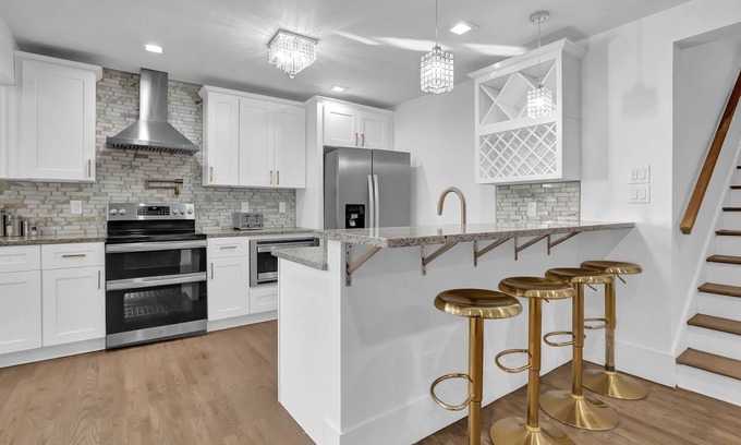 North Druid Hills House | Atlanta Ivy Manor Message Now for Summer Special