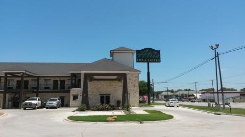 Three Rivers Hotel | Atria Inn & Suites