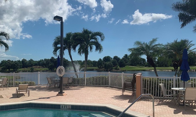 Hammock Bay Condo | ATTENTION GOLF LOVERS/HAMMOCK BAY GOLF COURSE, NAPLES FL./CLOSE TO BEACHES