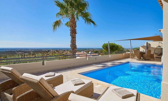 Pe do Cerro Villa | Attractive Villa, A/C, South Facing Terrace, Private Pool, Sea Views close to Santa Barbara de Nexe!