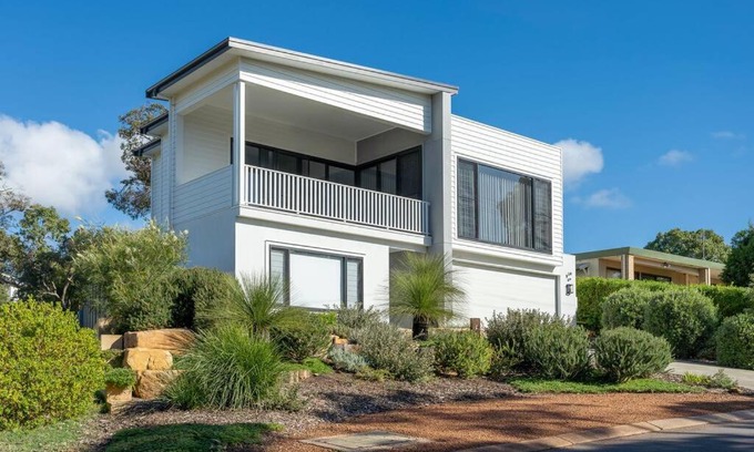 Dunsborough House | Attunga I Private Properties
