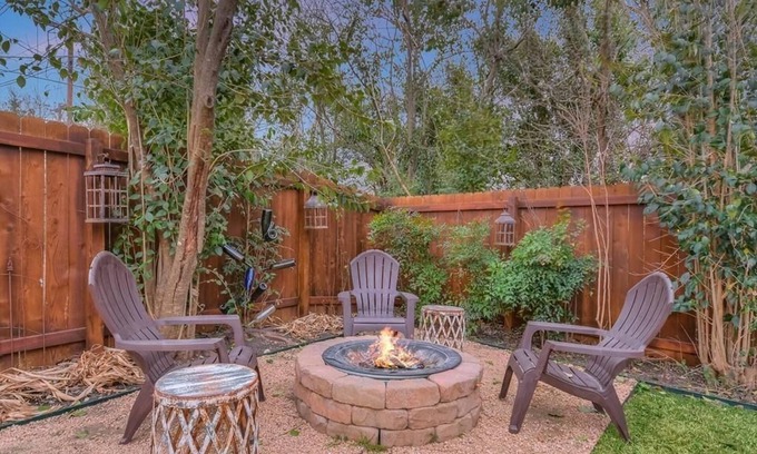 North Shoal Creek House | ATX Hip Crestview, 10 minutes to downtown, 5 minutes to Domain