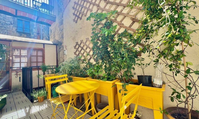 Faubourg Apartment | Au Croco fleuri, 50m des arènes, terrasse
