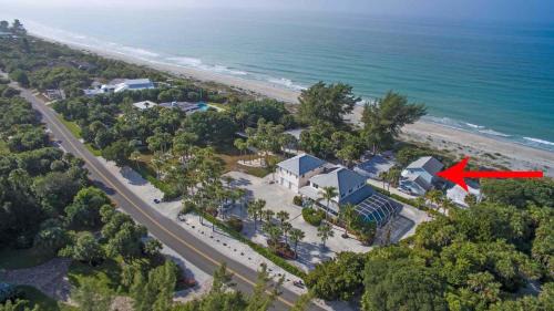 Englewood House | Audreys Paradise 8434