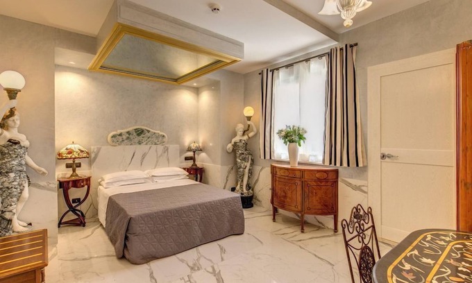 Aurelio Hotel | Aurelius Art Gallery Hotel